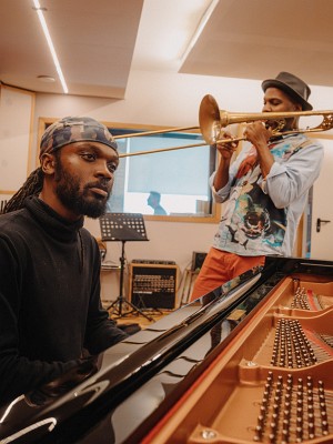 Denis Cuni Rodriguez, Patrick V. Mabiala (F: Bandarchiv)